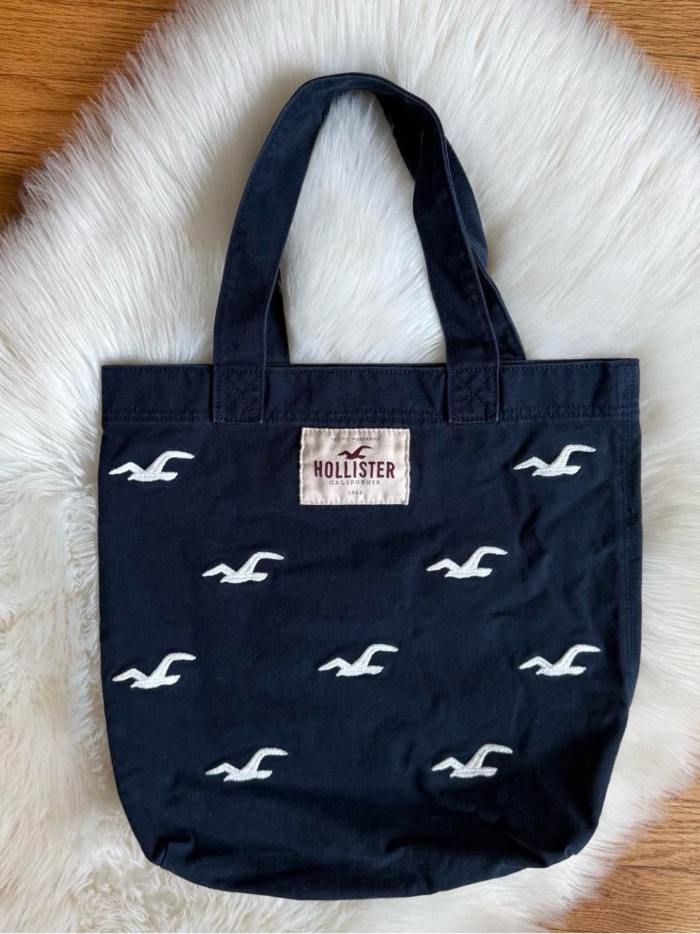 Hollister logo tote bag